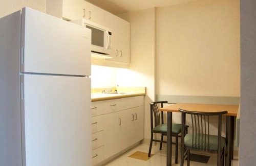 Barrie Apartment | Residence & Conference Centre - Barrie