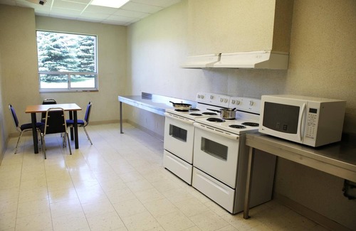 Barrie Apartment | Residence & Conference Centre - Barrie