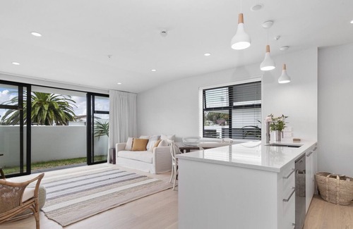 Orewa House | Residence De La Mer - Orewa Holiday Apartment