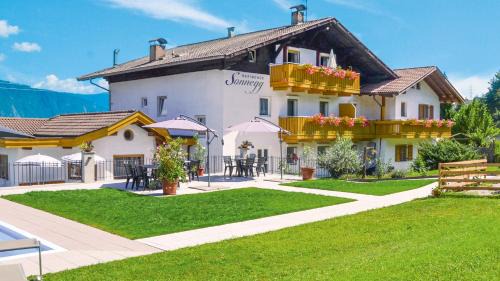 Vollan Apartment | Residence Ferienwohnungen Sonnegg