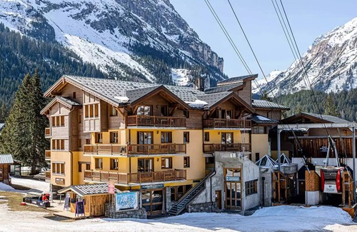 Pralognan-la-Vanoise Apartment | Residence Les Jardins de la Vanoise * - 3 Rooms Mountain Corner or 4 Rooms 9 People