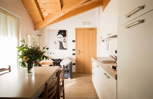 Canzolino House | Residence Hotel Miralago