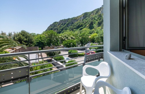 Pesaro Apartment | Residence I Gelsi - Apt Aria di Mare with parking