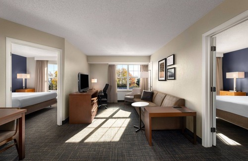 Mount Laurel Hotel | Residence Inn by Marriott Mt. Laurel at Bishop's Gate