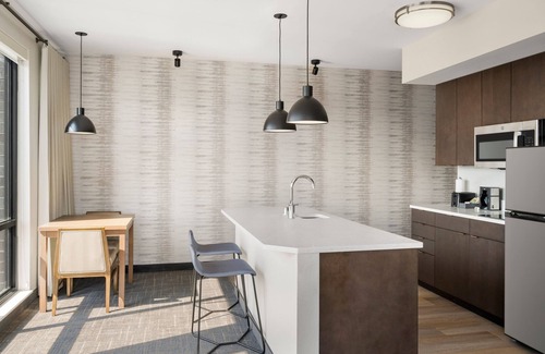 Brookfield Hotel | Residence Inn by Marriott Milwaukee Brookfield at Poplar Creek
