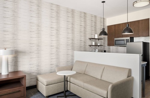Brookfield Hotel | Residence Inn by Marriott Milwaukee Brookfield at Poplar Creek
