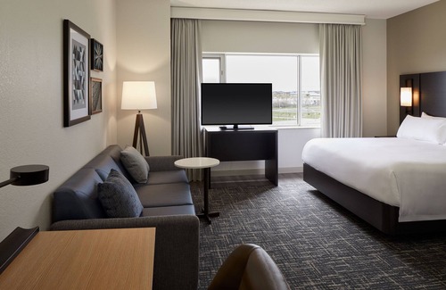 Saint-Laurent Hotel | Residence Inn by Marriott Montreal Airport