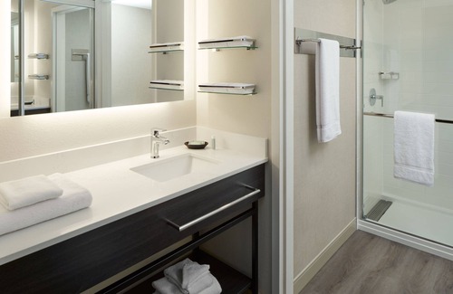 Saint-Laurent Hotel | Residence Inn by Marriott Montreal Airport