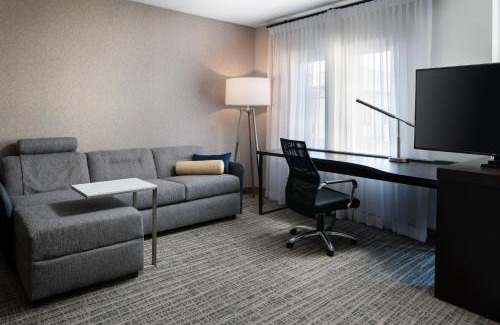 Goss - Grove Hotel | Residence Inn by Marriott Boulder Canyon Boulevard