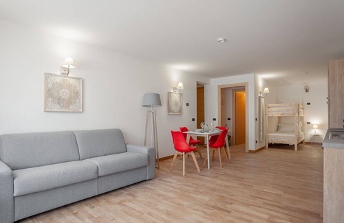 Gressoney-Saint-Jean Apartment | Residence in Gressoney-saint-jean with 1 bedrooms sleeps 4