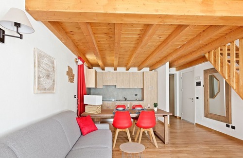 Gressoney-Saint-Jean Apartment | Residence in Gressoney-saint-jean with 1 bedrooms sleeps 4