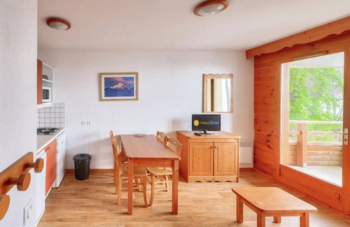 Puy-Saint-Vincent Apartment | Residence Le Hameau des Ecrins - maeva Home - 2 Room Apartment 4 People - Comfort