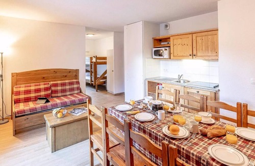 Saint-Sorlin-d'Arves Apartment | Residence Les Fermes de Saint Sorlin * - 2 Rooms Cabin 5/6 People