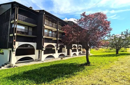 Puy-Saint-Vincent Apartment | Residence Les Prés - APPARATUS ON PISTES - 4/5 PERS
