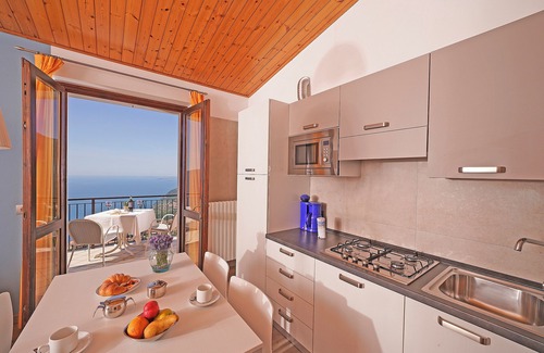 Gardola House | Residence Panorama La Forca