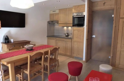 Meribel Apartment | Residence Trois Marches Bat C - Nice renovated apartment with a beautiful view, close to the chairlift of the plusl and the bus stop