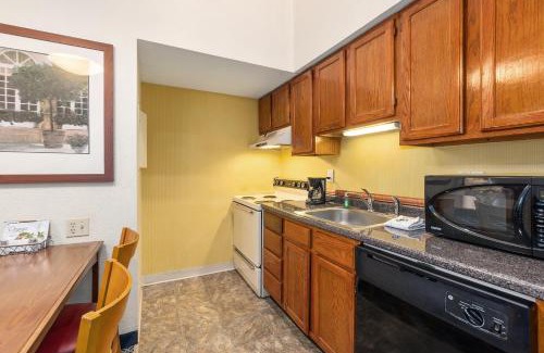 Merrimack Hotel | Residences at Daniel Webster