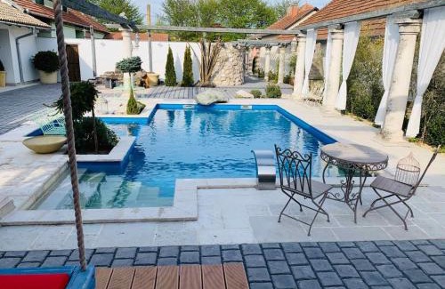 Bekescsaba Apartment | Resident Wellness Vendégház Békéscsaba