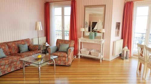 Kuehlungsborn Apartment | Residenz Waldkrone Turm-Suite 215