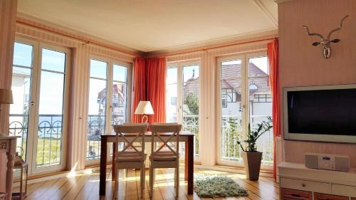 Kuehlungsborn Apartment | Residenz Waldkrone Turm-Suite 215