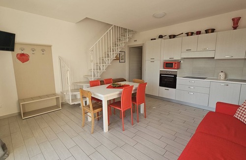Montioni Apartment | Residenza Pastrengo - appartment Papavero with pool and terrace