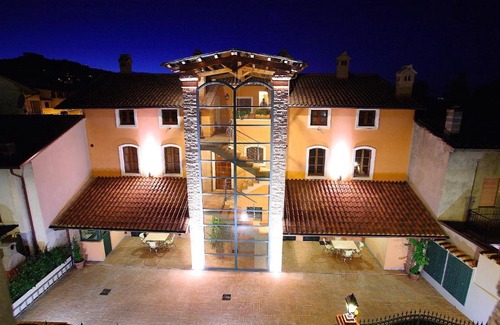 Lidarno Bed & Breakfast | Residenze L'Uncinaia Holiday House