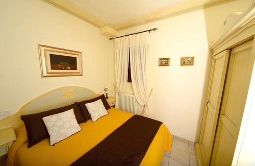 Lidarno Bed & Breakfast | Residenze L'Uncinaia Holiday House