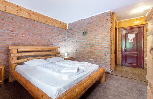 Zarnesti Hotel | RESORT 7 CRAI