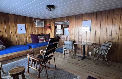 LaPorte Resort | Resort for family reunions, weddings, and more. Pristine lake. Sleeps 68 people