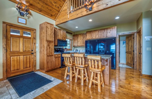 Bemidji House | Resort FUN-Beach-Hot tub-Pool-Kayak-Water Trampoline