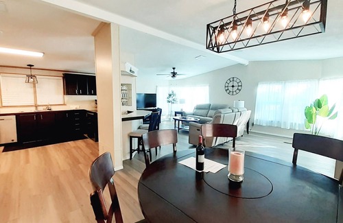 Chandler House | Resort lifestyle in award winning, Sun Lakes ! On the golf course & Golf cart
