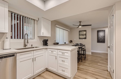 Paradise Valley Village Condo | Resort Like Condo in the Prestigious Paradise Valley Area