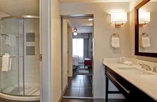 McNeil Hotel | Resort Living in the Heart of Texas:Free Parking,Pets Allowed,3 Relaxing Units