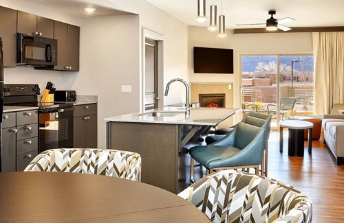 Moab Apartment | Resort & Moab are a must to experience in your life !