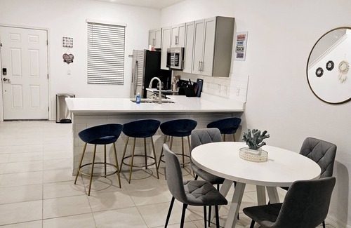 Sarasota House | Resort-Style 2-Bedroom Townhome with Pool, WiFi, and AC in Sarasota