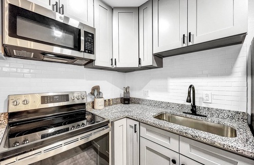Clearwater Condo | Resort-Style Condo With Private Balcony and Pool