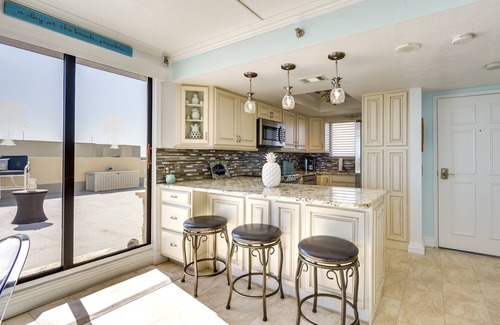 Hudson Condo | Resort-Style Hudson Condo - Spacious Private Patio
