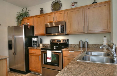 Paradise Valley Village Condo | RESORT STYLE LIVING AT ITS BEST! NO EXPENSE SPARED IN THIS LUXURIOUS CONDO.