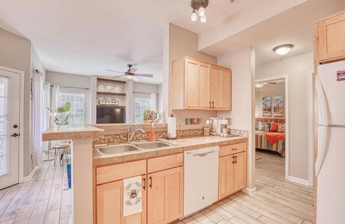 Oro Valley Condo | Resort-style Oro Valley ground floor condo with Pool