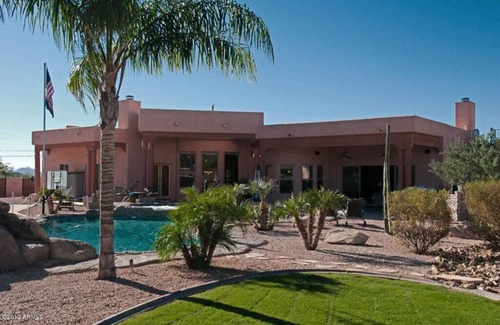 Desert View House | Resort vacationing at the Oasis Sleeps up to 24 SEE DESCRIPTION