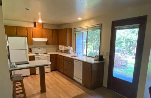 Adelma Beach House | Respite in Charming Port Townsend - Unit 17C