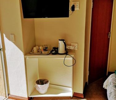 Elarduspark House | Rest-a-While Guest House - Pretoria