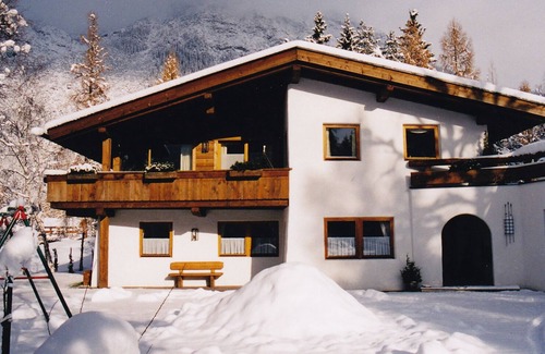 Leutasch Apartment | Rest and relaxation in a cozy apartment in Tyrolean country house style