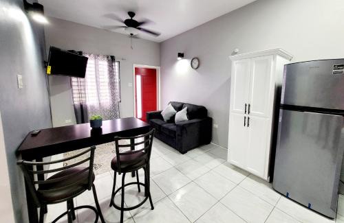 Ottleyʼs Apartment | Rest Easy at Cunningham Suites 3 & 4