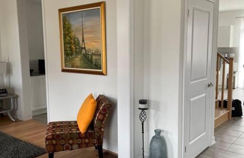 Carrying Place House | Rest in Quinte West - 25 mins from Batawa Ski Hill