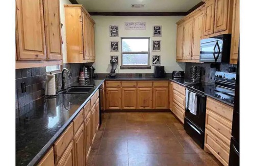 Daisy House | ★Rest & Replenish★ | 10min to Lake | Stunning Mountain Views