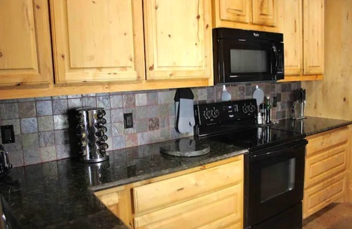 Daisy House | ★Rest & Replenish★ | 10min to Lake | Stunning Mountain Views