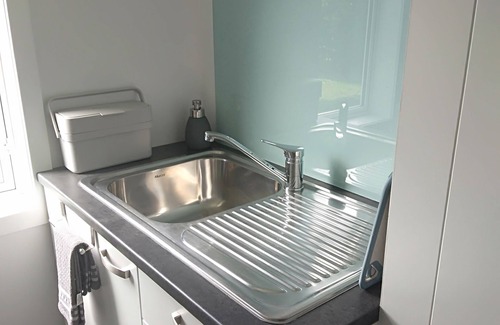 Hamilton Apartment | Restful garden studio in Central Hamilton
