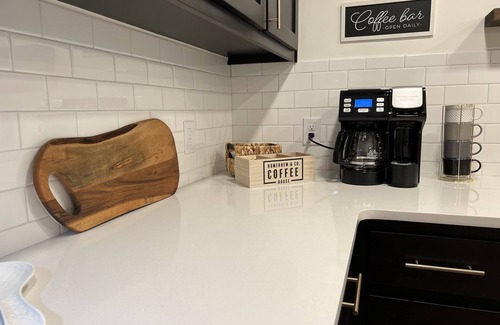 Hickory House | Restful Mid-Mod in the heart of Hickory
