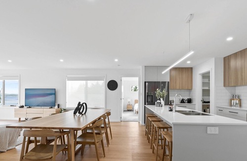 Legana House | Restful River Vista (ITAS) - Stunning architectural home with wraparound Tamar River views